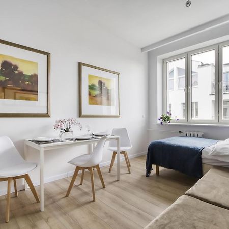 23 Unit Miniapartments Warszawa Lotnisko Okecie Fajne Ministudio Przy Bitwy Warszawskiej Kültér fotó